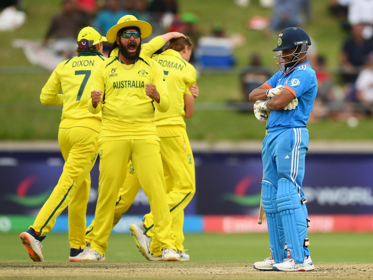 IND vs AUS Final : वर्ल्ड कप विजयाचं स्वप्न भंगलं, पुन्हा ऑस्ट्रेलिया ठरली 'व्हिलन', फायनलमध्ये 79 धावांनी दारूण पराभव title=