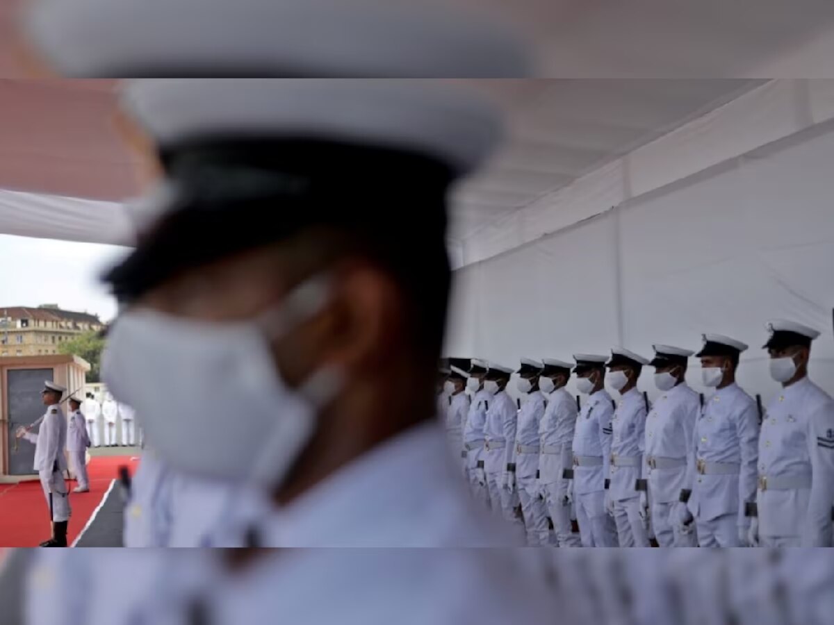 Video : भारत जिंकला! कतारमधील 'ते' माजी नौदल अधिकारी अखेर मायदेशी परतले; देशात पहिलं पाऊल ठेवताच म्हणाले...  title=