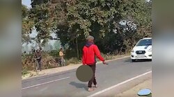डायरेक्ट शिरच्छेदः एका हातात कोयता दुसऱ्या हातात... पत्नीची हत्या करून असा हायवेवर फिरला, पोलिसही चक्रावले