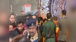 Munawar Faruqui ची एक झलक पाहण्यासाठी मुंब्य्रात तुडूंब गर्दी! पोलिसांना करावा लागला लाठीचार्ज
