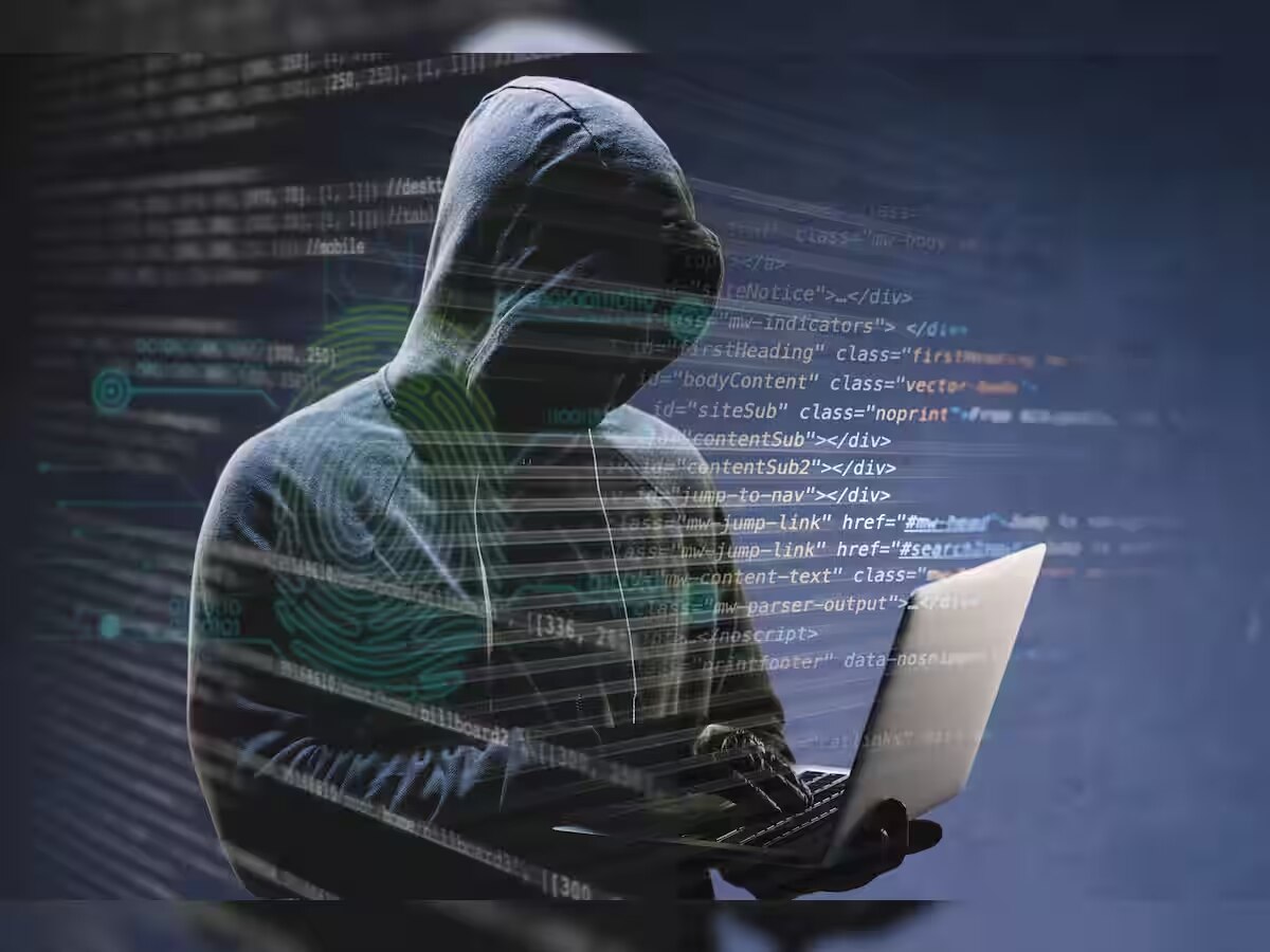 Cyber Fraud: तुमच्या पार्सलमध्ये ड्रग्स सापडलंय...; CBI अधिकारी असल्याचं सांगत घातला लाखोंचा गंडा title=