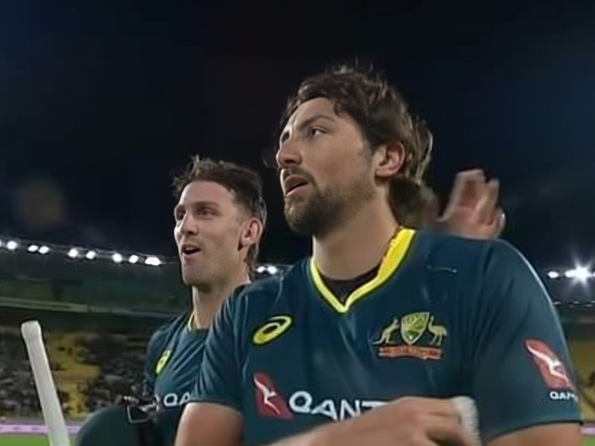 NZ vs AUS T20I : टीम डेव्हिडचा 'विराट' अवतार, ऑस्ट्रेलियाला 9 बॉलमध्ये 32 धावांची गरज अन्...; पाहा थरारक Video title=