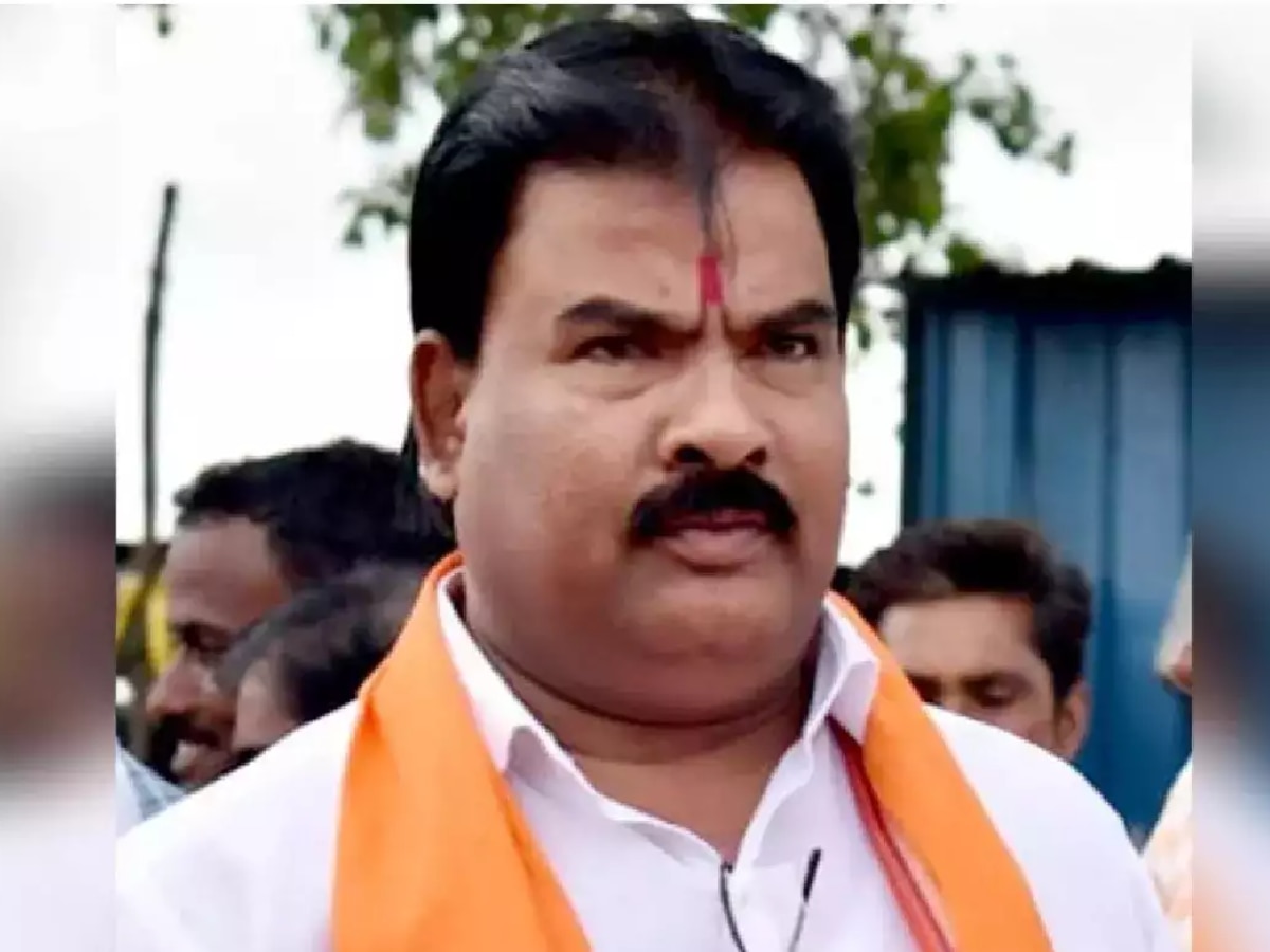 'मी वाघाची शिकार..' वादग्रस्त वक्तव्यानंतर संजय गायकवाडांवर गुन्हा दाखल