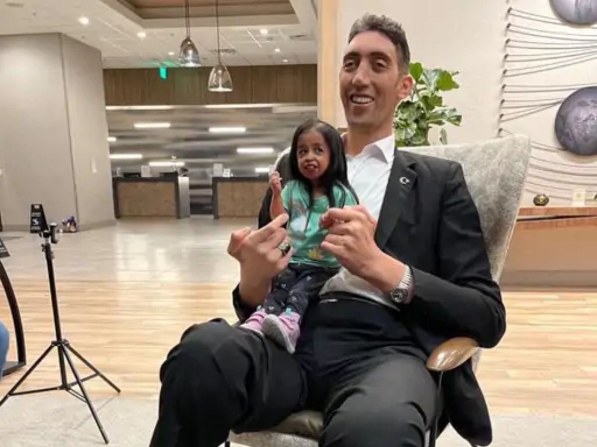 Tallest Man And Shortest Woman in California 