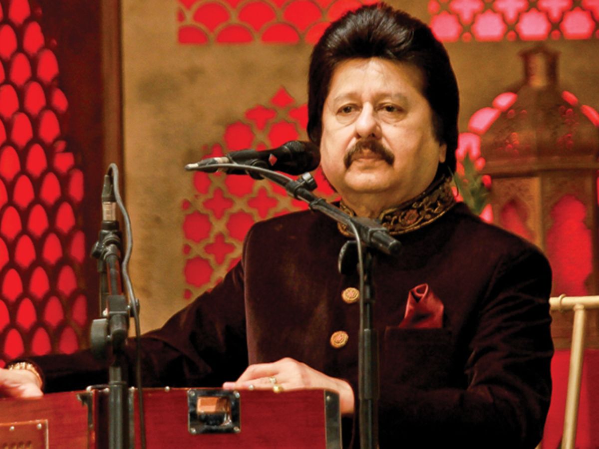 Pankaj Udhas renowned Ghazal singer, passes away know his filmy carrer