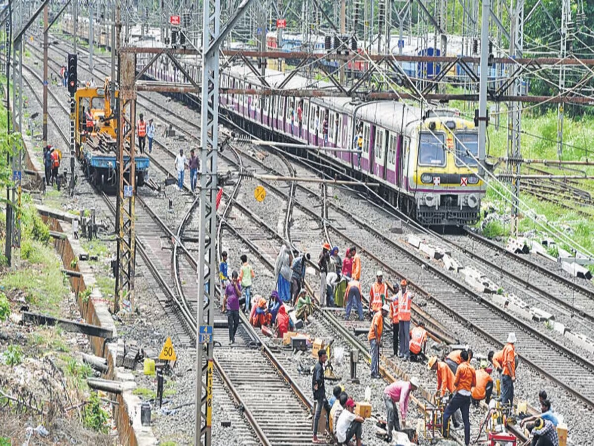 मध्य रेल्वे मार्गावर दोन दिवसांचा मेगाब्लॉक; वेळापत्रक पाहूनच घराबाहेर पडा title=