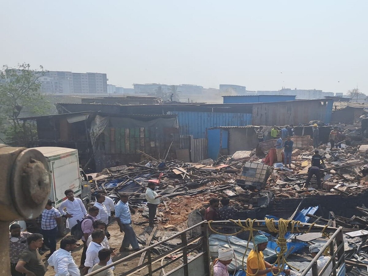 मिठी नदीच्या रुंदीकरणात अडथळा ठरणाऱ्या 672 बांधकामांवर कारवाई