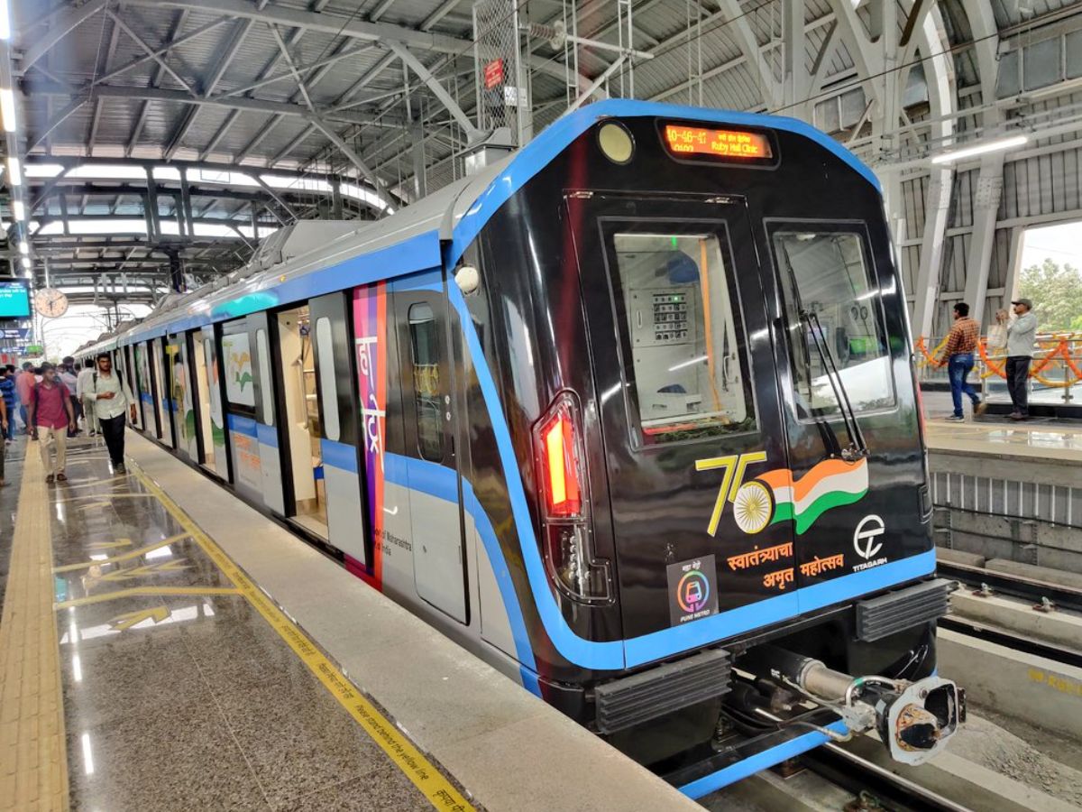Pune Metro PM narendra modi flags off metro railway services from ruby hall to ramwadi 