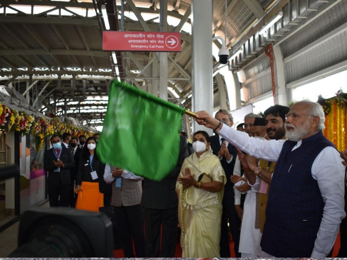  Pune Metro PM narendra modi flags off metro railway services from ruby hall to ramwadi 