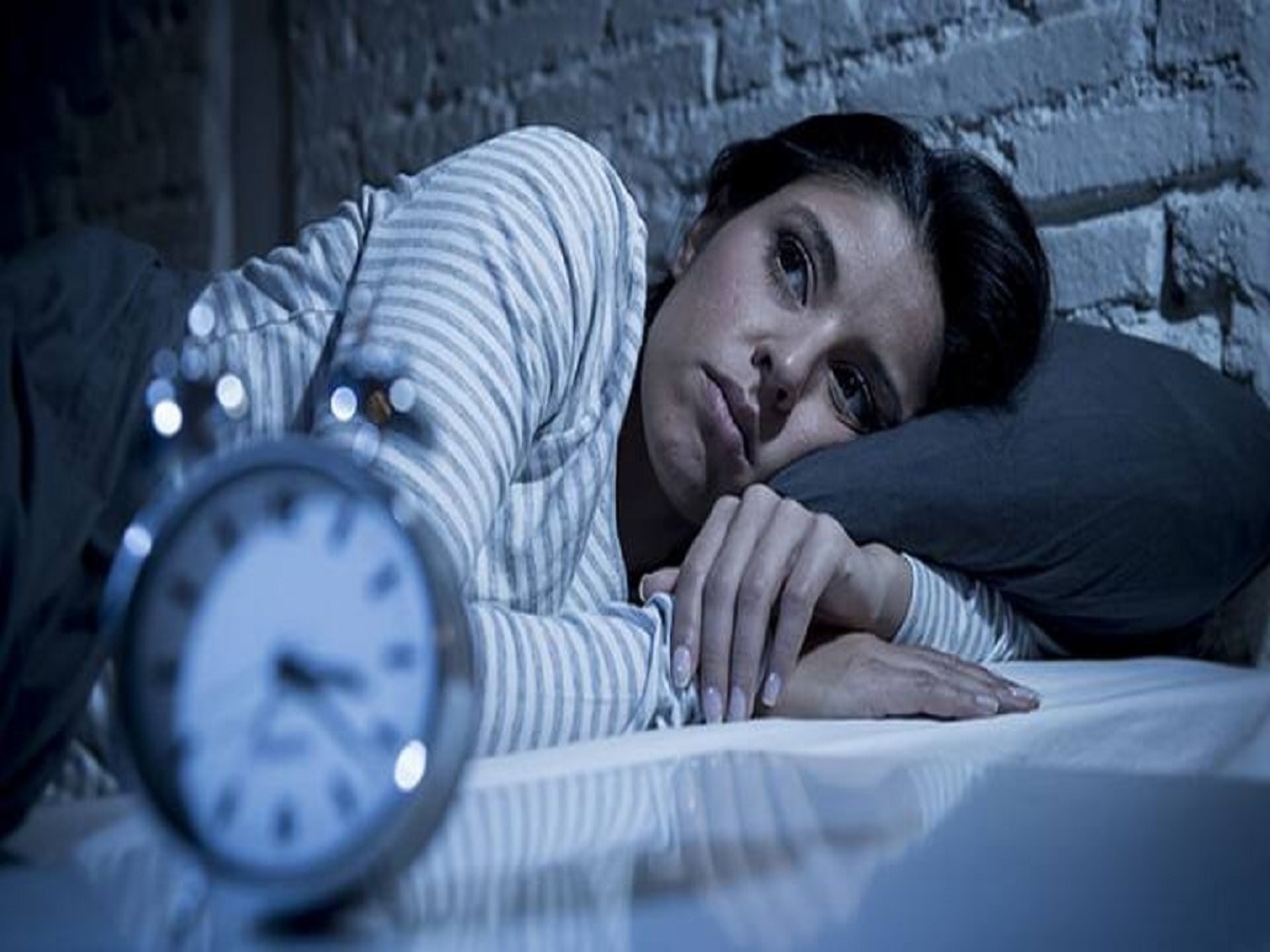 अपुरी झोप आरोग्यासाठी घातक, काय होतात परिणाम जाणून घ्या... title=