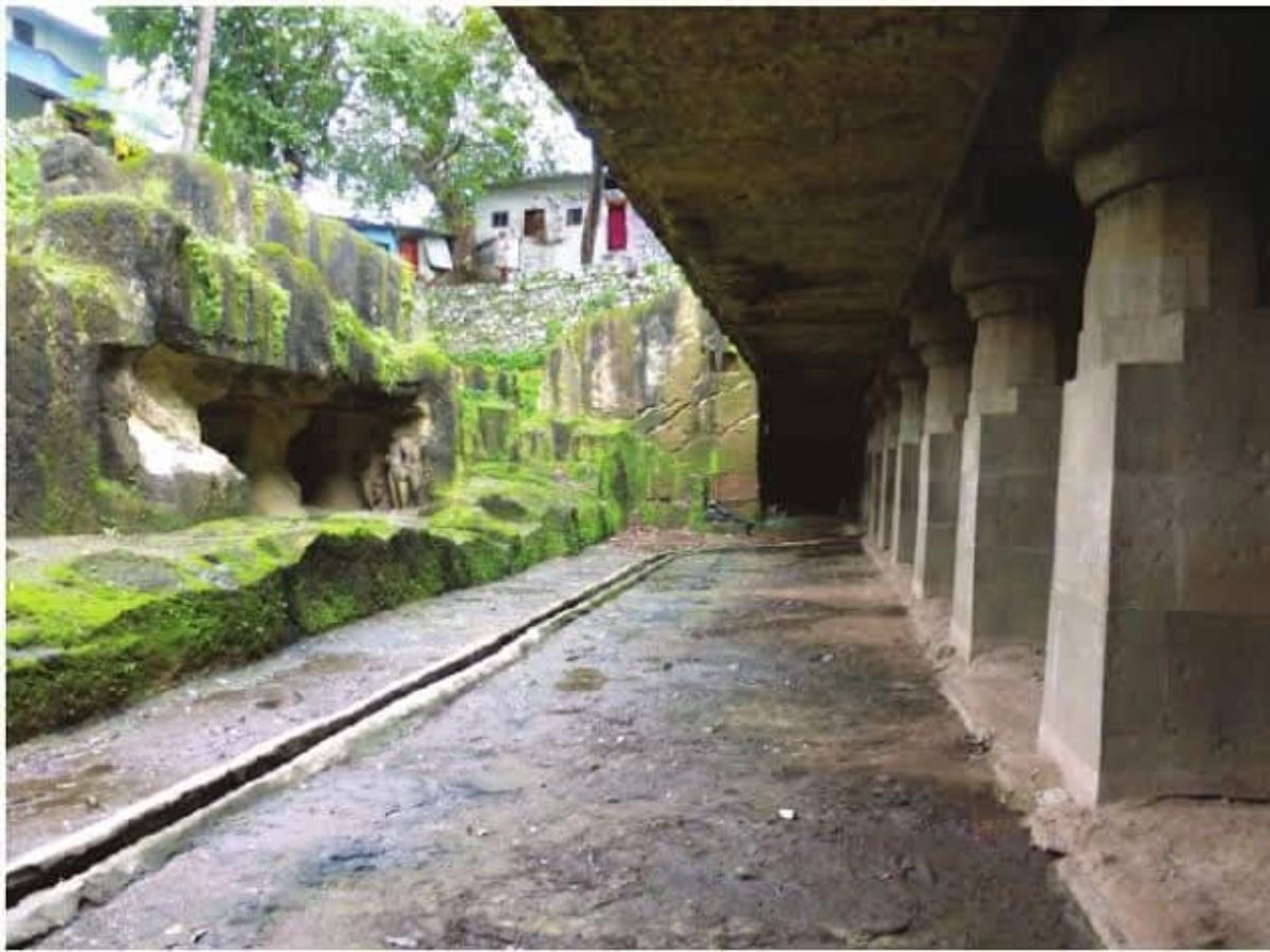 1500 year old jogeshwari Gumpha 