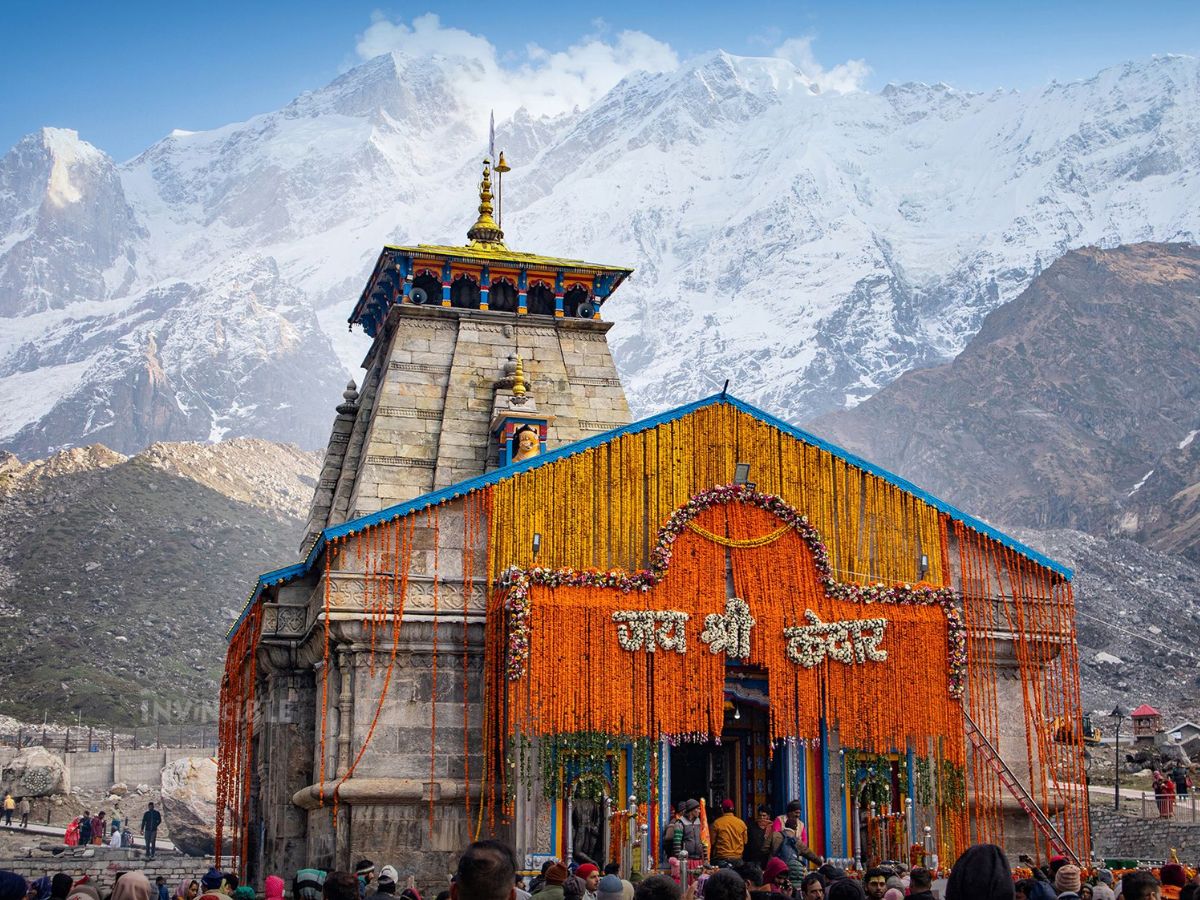Kedarnath Dham Door Open 10 May temple is decorated with marigold flowers after snowfall