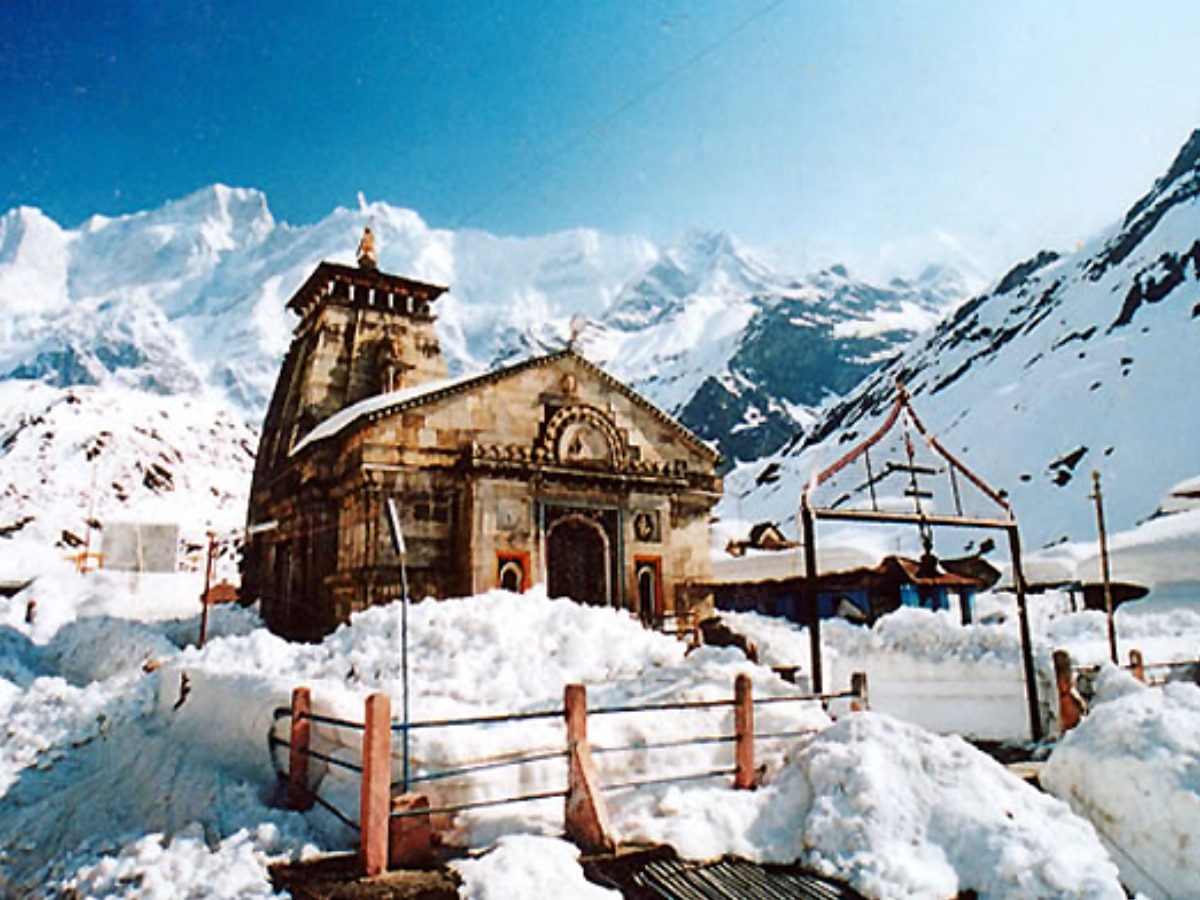 Kedarnath Dham Door Open 10 May temple is decorated with marigold flowers after snowfall