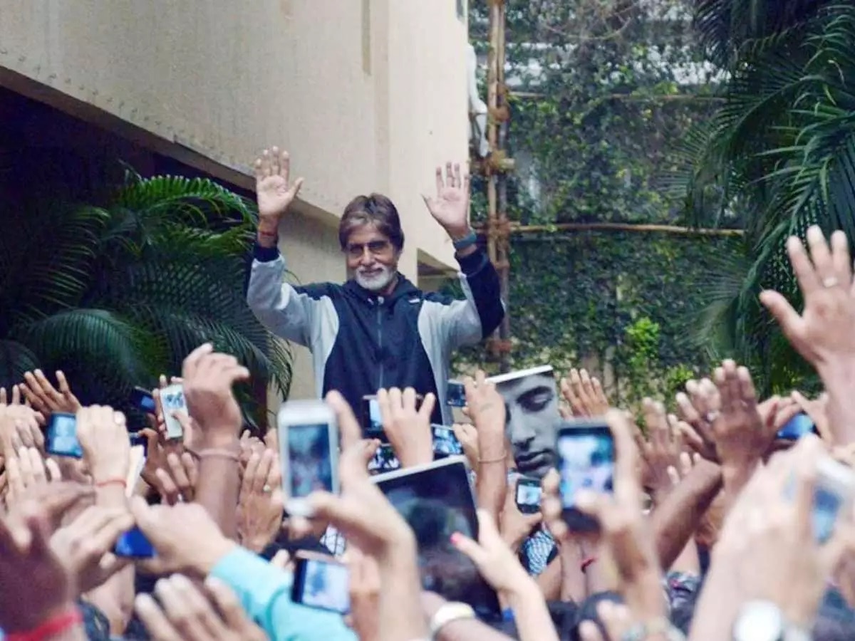 big b amitabh bachchan movie more than 3 crore tickets sold