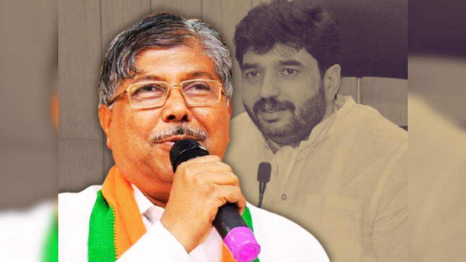 Pune LokSabha : बोलता बोलता चंद्रकांत पाटलांनी उघडलं काँग्रेसचं 'गुपित', पुण्यातला उमेदवारच जाहीर केला