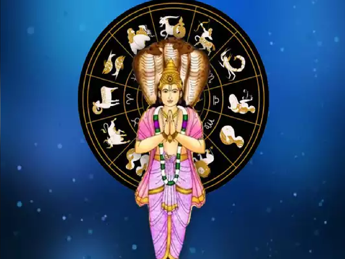Balarista Dosh: होळीच्या दिवशी चंद्र ग्रहणासोबत बालरिष्ट दोष; 'या' व्यक्तींनी राहावं सावध Balarista Dosh: होळीच्या दिवशी चंद्र ग्रहणासोबत बालरिष्ट दोष; 'या' व्यक्तींनी राहावं सावध