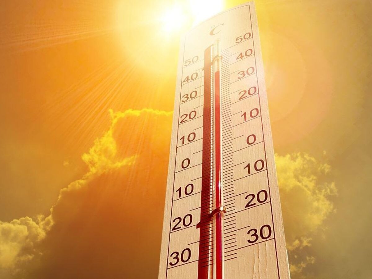 मुंबईत उन्हाचा ताप वाढणार; पुढचे दोन दिवस काळजीचे, उष्णतेच्या लाटेचा इशारा title=