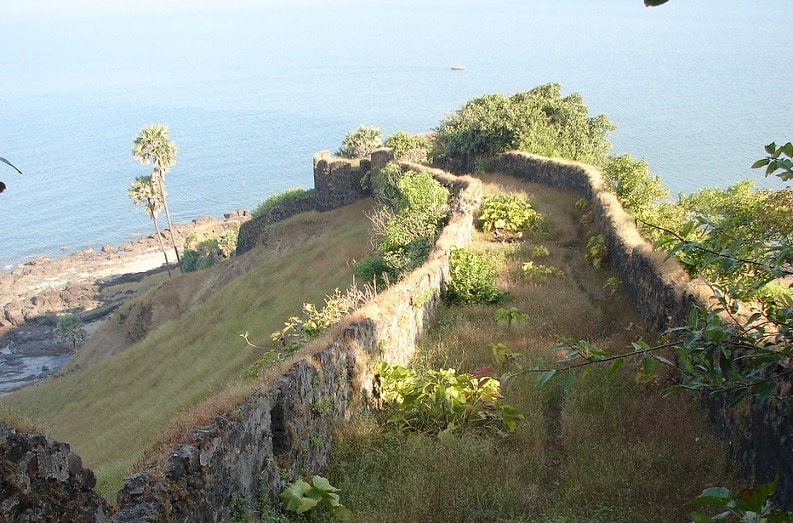 Maharashtra tourism sea based forts history names and photos 