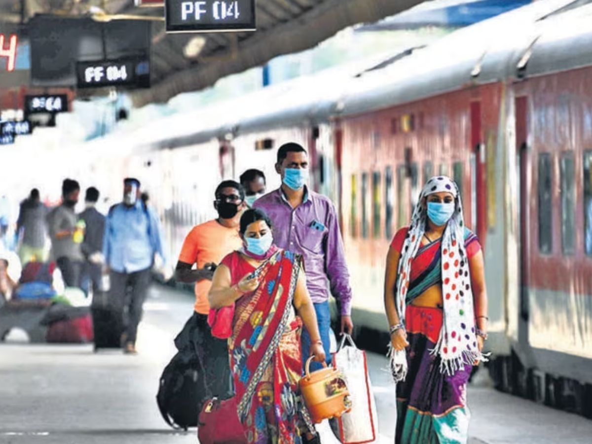 Holi Train travel special trains Incresed ticket Indian Railway News