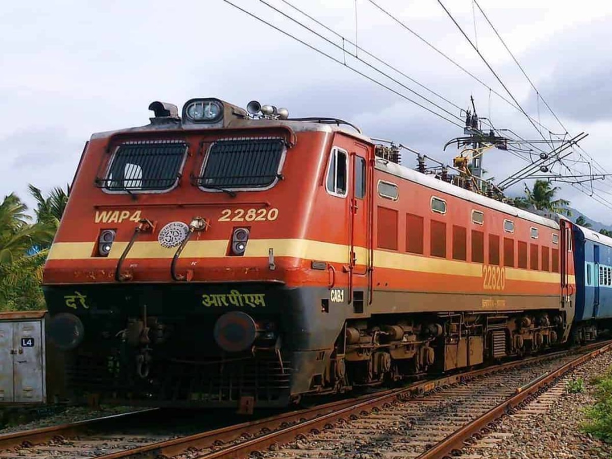 Holi Train travel special trains Incresed ticket Indian Railway News