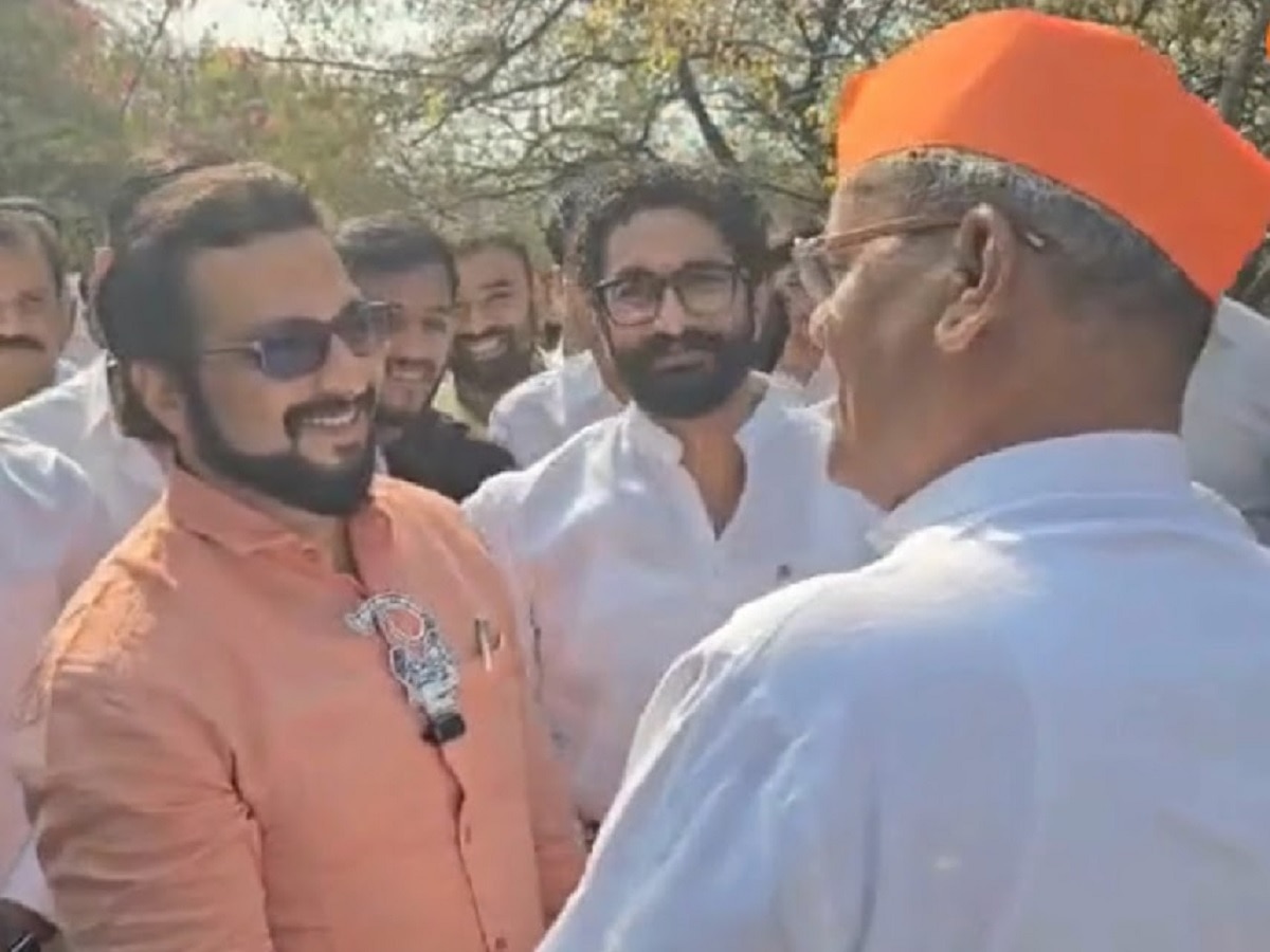 अमोल कोल्हे आणि शिवाजी आढळराव पाटील आले समोरासमोर; इतक्यात चिमुकला म्हणाला….