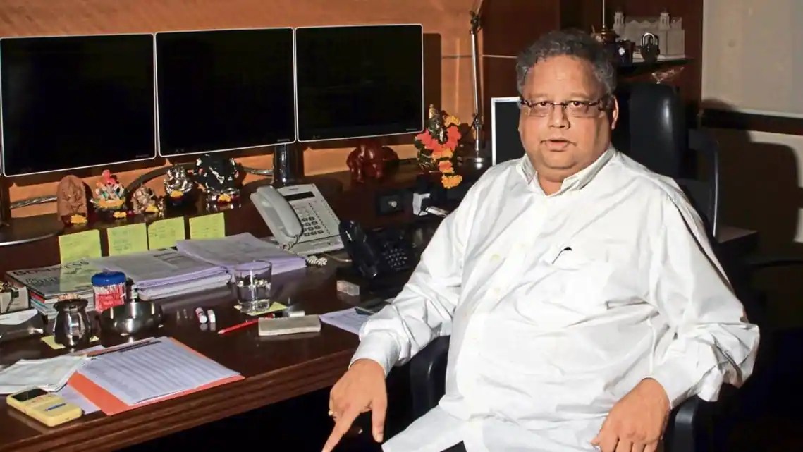 India 3rd richest woman Rekha Jhunjhunwala Bought Entire Building For 118 Crore