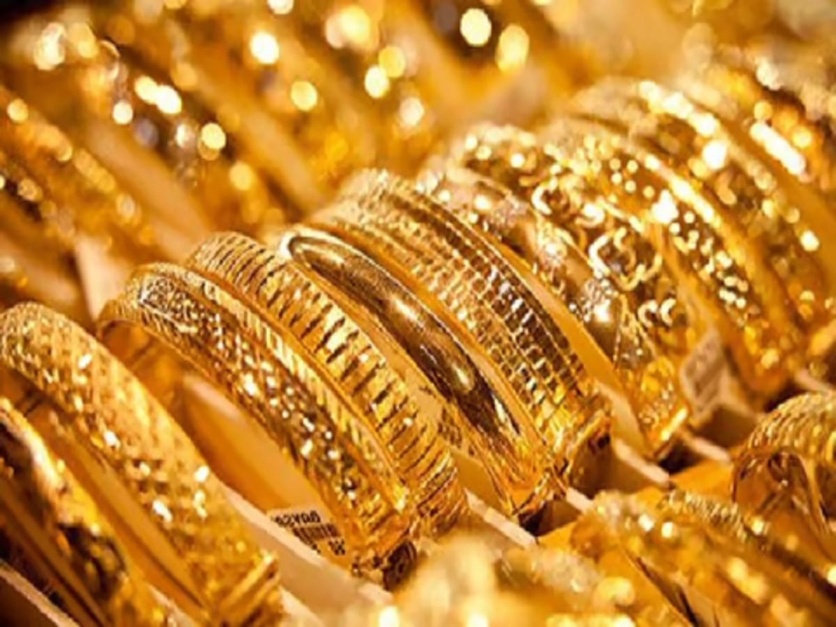 Gold Rate : रोज वाढणाऱ्या सोन्याच्या दरांना ब्रेक कधी लागणार? येथे वाचा केव्हा होणार स्वस्त! title=