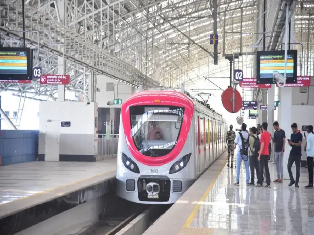 Mumbai Metro : मेट्रो प्रवाशांसाठी महत्त्वाची बातमी! आता हात दाखवा अन् करा मेट्रोचा प्रवास, पाहा कसा असेल तिकिटाचा नवा पर्याय? title=