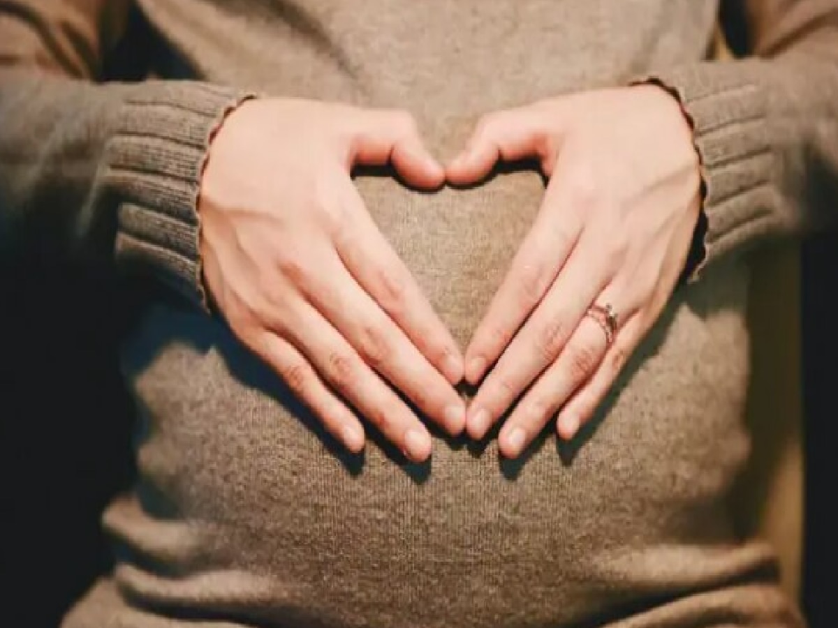 चाळीशीनंतरच्या गर्भधारणेची महिलांनी कशी घ्यावी काळजी? तज्ज्ञांनी दिल्यात खास टीप्स title=