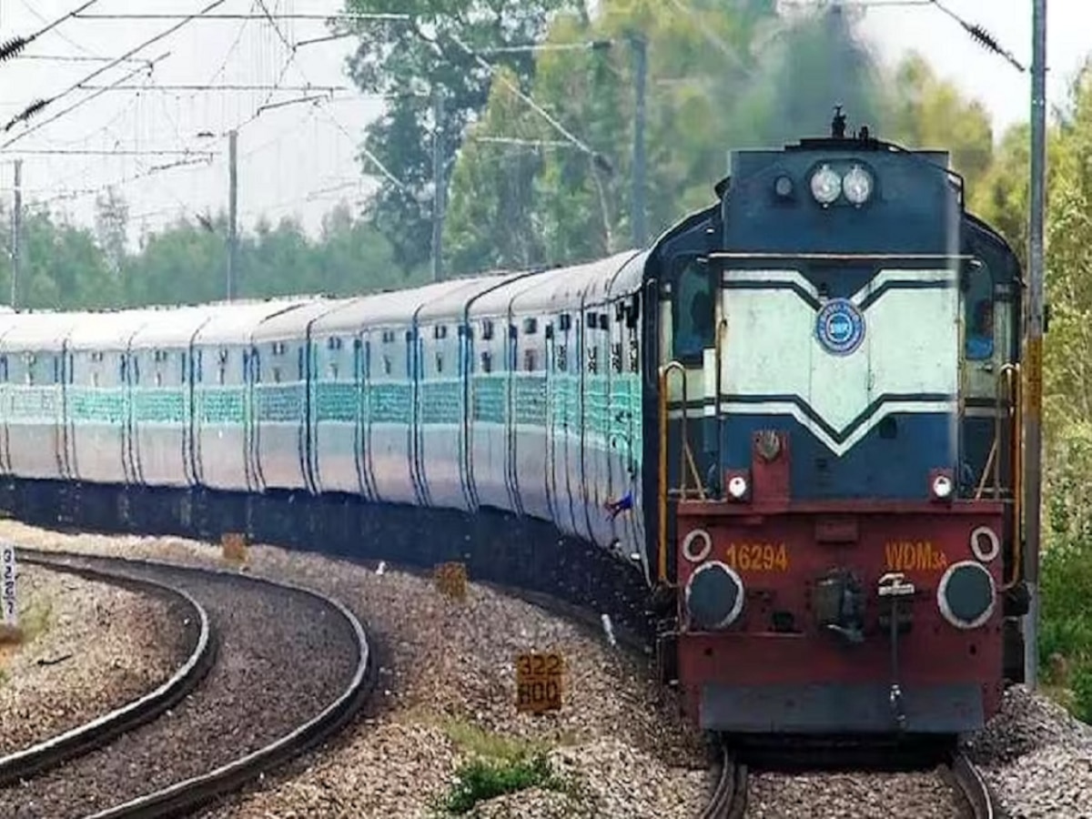 Indian Railway हाकेला धावली; पुण्याहून सर्वाधिक मागणी असणाऱ्या 'या' मार्गांसाठी 'समर स्पेशल' ट्रेनची सोय  title=