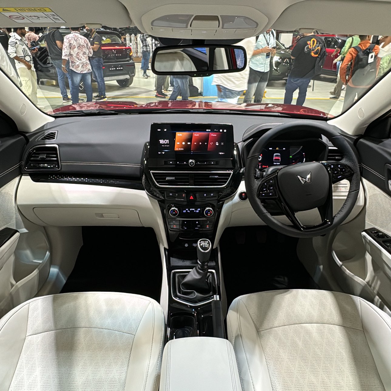 Mahindra XUV 3XO Price Features Specifications