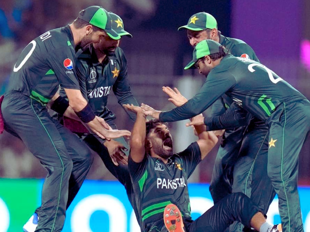 पीसीबीचं पाकिस्तानी खेळाडूंना गाजर, टी-20 वर्ल्ड कप जिंका अन् 'इतके' कोटी मिळवा title=
