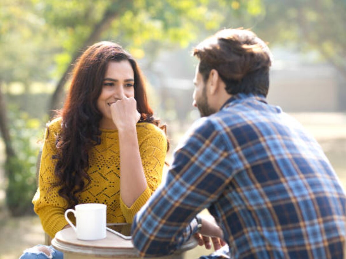 Dating Tips : 'या' 5 स्वभावाच्या लोकांना कधीच डेट करु नका, प्रेमावरचा विश्वासच उडून जाईल  title=