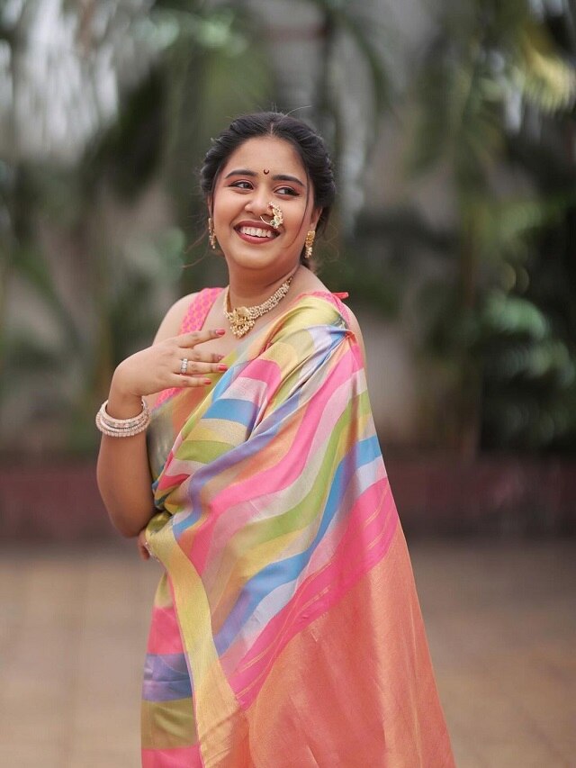 Swanandi Berde, Swanandi Berde saree look, Swanandi Berde is leaving fans, Swanandi Berde shower of likes and comments on the photos,