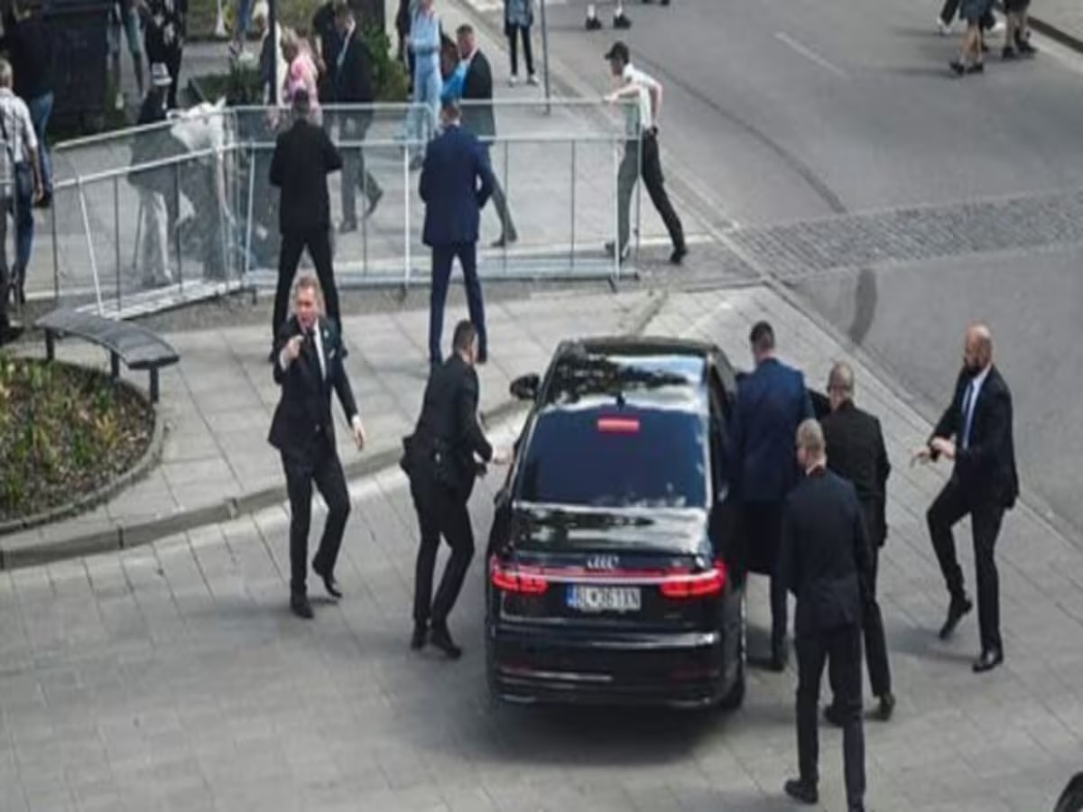 VIDEO : स्लोवाकियाच्या पंतप्रधानांवर जीवघेणा हल्ला, भर रस्त्यात बेछूट गोळीबार title=