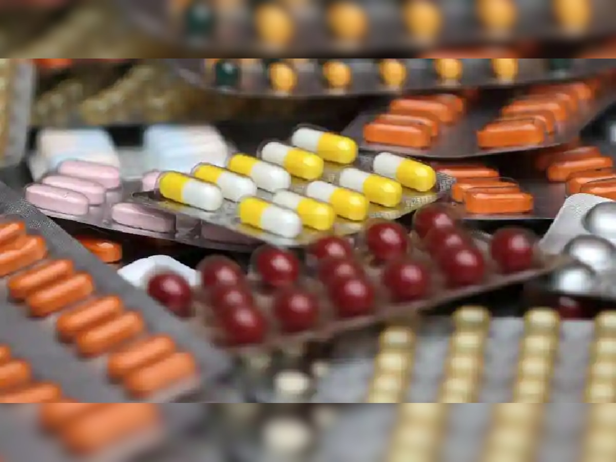 Medicine Rate Reduced: केंद्र सरकारने 41 औषधांच्या किमती केल्या कमी; रूग्णांना मोठा दिलासा title=