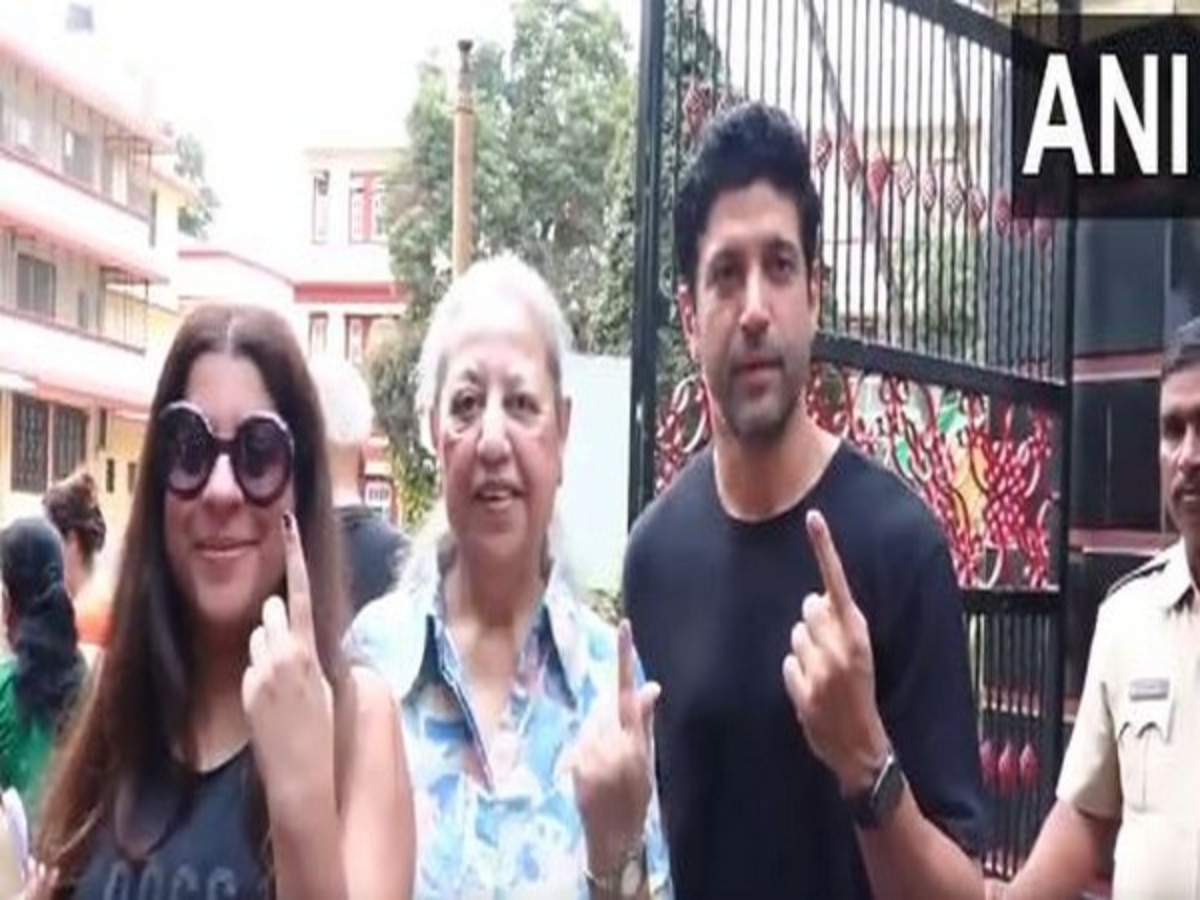 Loksabha Elections 2024 Akshay Kumar Janhvi Kapoor gaurav more many celebrity cast their votes in Phase 5