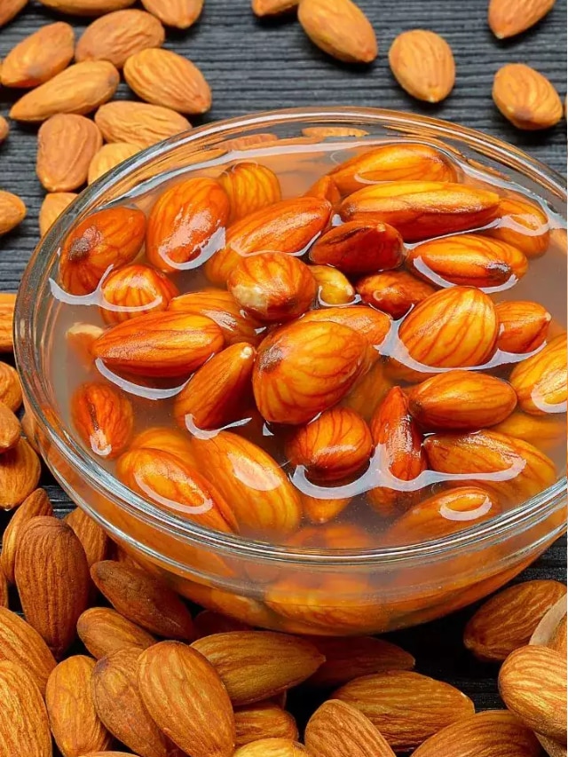 soaked almonds, soaked almonds benefits, soaked almonds water, soaked almonds nutrition, soaked almonds calories, soaked almonds benefits in marathi, मराठी बातम्या, भिजवलेले बदाम, बदाम, मराठी बातम्या 