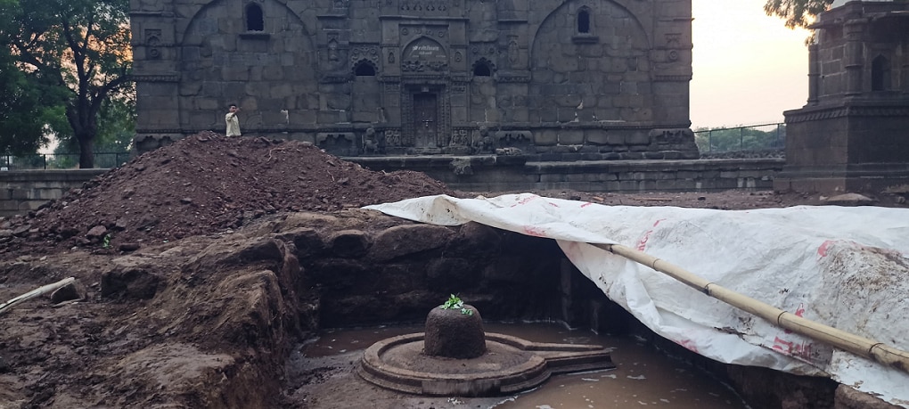 Buldhana Sindakhed raja ancient shiva temple found during excavations photos viral 