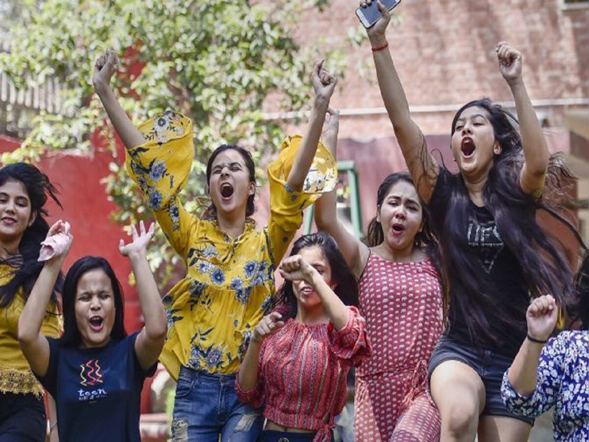 Maharashtra HSC 12th Board Result 2024: बारावीचा निकाल जाहीर; कोकणानं मारली बाजी, यंदाही मुलींचीच आघाडी  title=