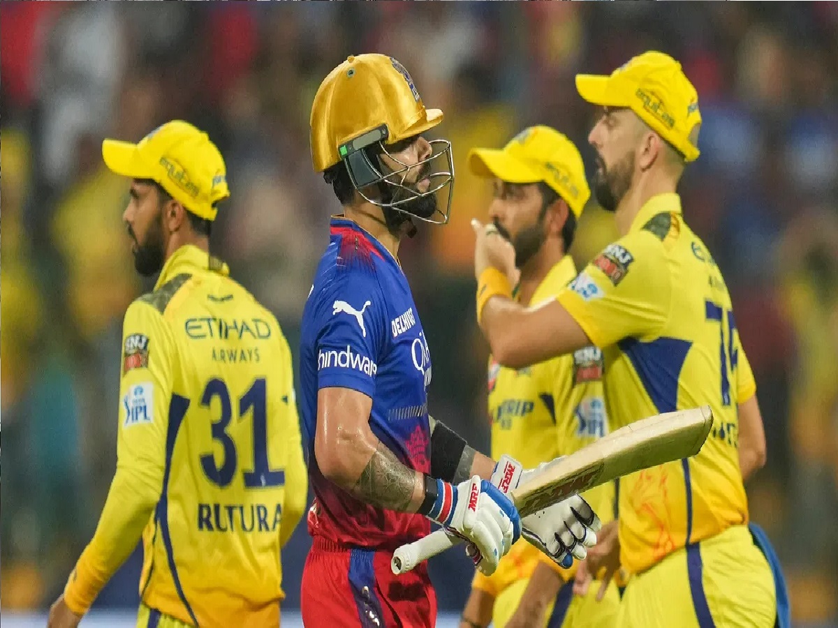 RCB आणि CSK च्या चाहत्यांमध्ये 'दे दणादण', स्टेडिअममधल्या तुफान हाणामारीचा Video व्हायरल RCB आणि CSK च्या चाहत्यांमध्ये 'दे दणादण', स्टेडिअममधल्या तुफान हाणामारीचा Video व्हायरल
