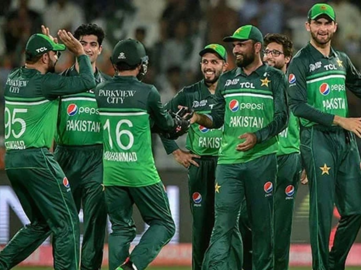 Pakistan squad : टी-ट्वेंटी वर्ल्डसाठी पाकिस्तानचा संघ जाहीर, विराटच्या दुश्मनाला मिळाली संधी title=