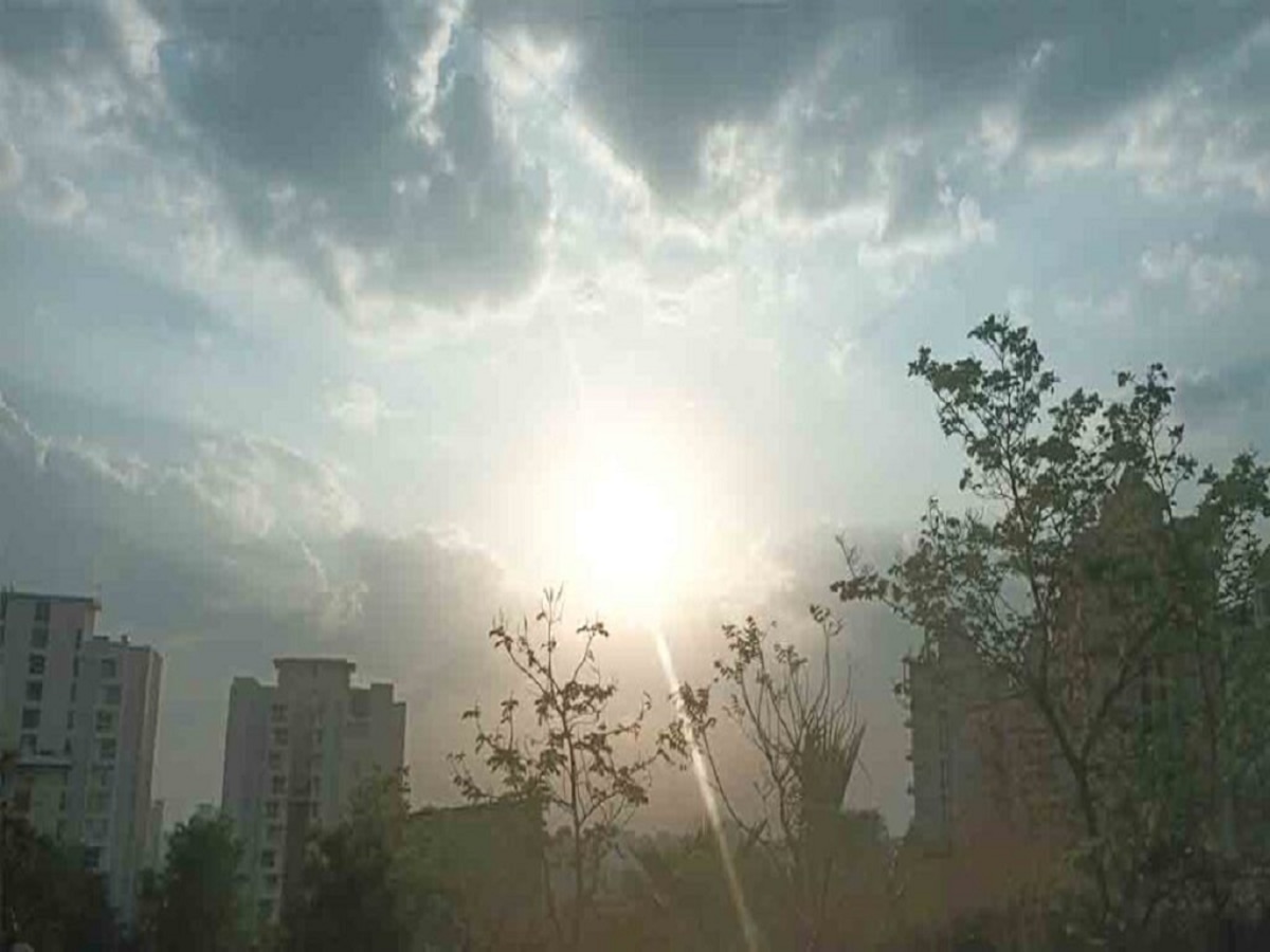 Maharashtra Weather News : विदर्भात उष्णतेची लाट; 'इथं' अनपेक्षित गारठा, राज्यापासून मान्सून किती दूर?  title=