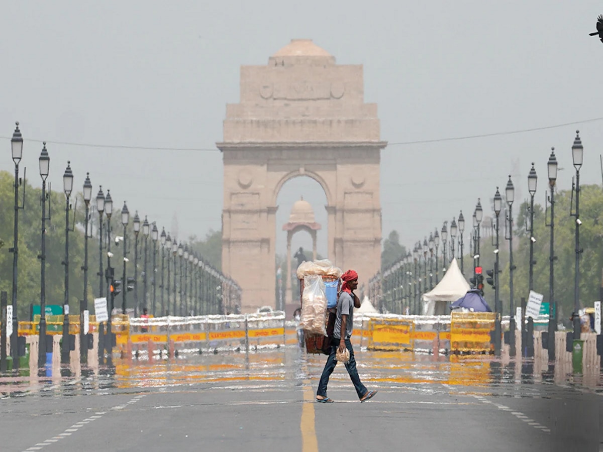 Delhi Temperature: दिल्लीतील तापमान 52 अंशांपर्यंत पोहोचलंच नव्हतं; मग घडलं तरी काय? केंद्रानं समोर आणली मोठी चूक title=