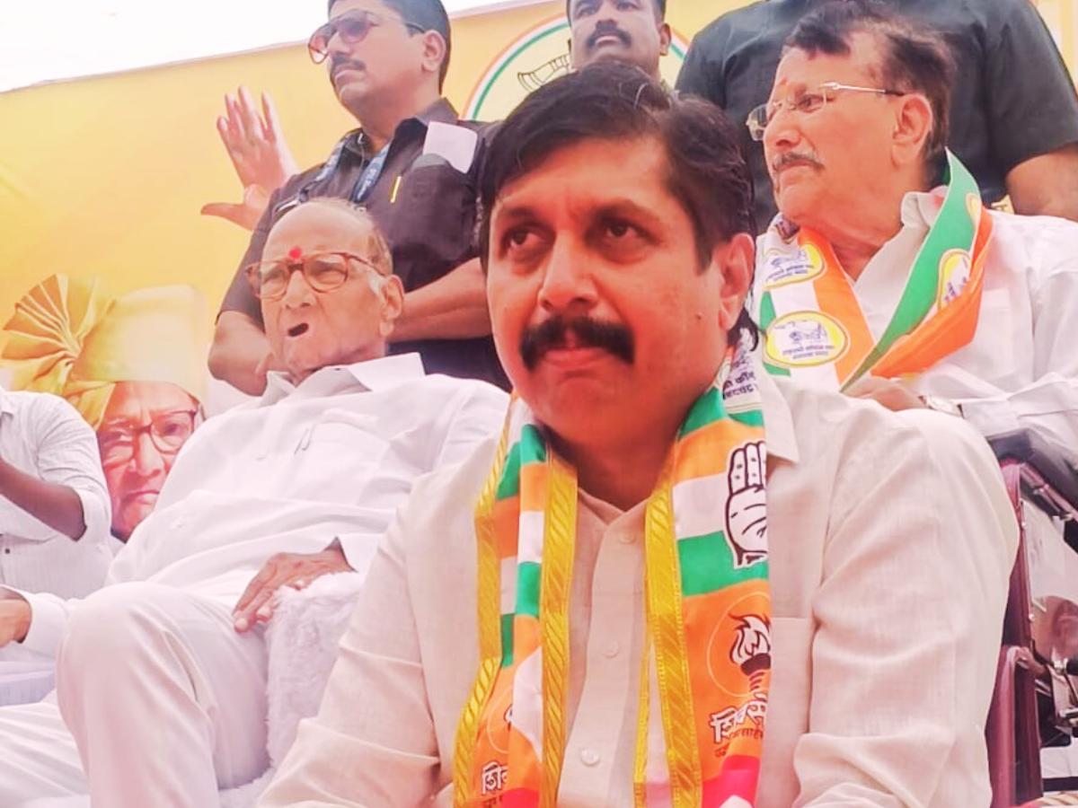Madha Loksabha : पवारांचा 'एक डाव धोबीपछाड', माढ्यात धैर्यशील मोहिते पाटलांनी उधळला गुलाल, 'इतक्या' मतांनी विजय Madha Loksabha : पवारांचा 'एक डाव धोबीपछाड', माढ्यात धैर्यशील मोहिते पाटलांनी उधळला गुलाल, 'इतक्या' मतांनी विजय