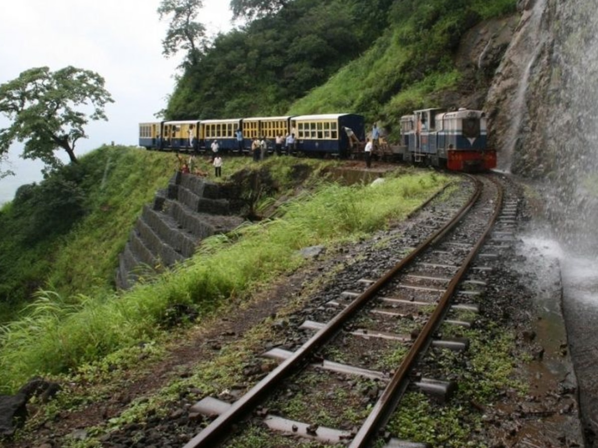 Matheran news mini train to hault for 4 months due to monsoon 