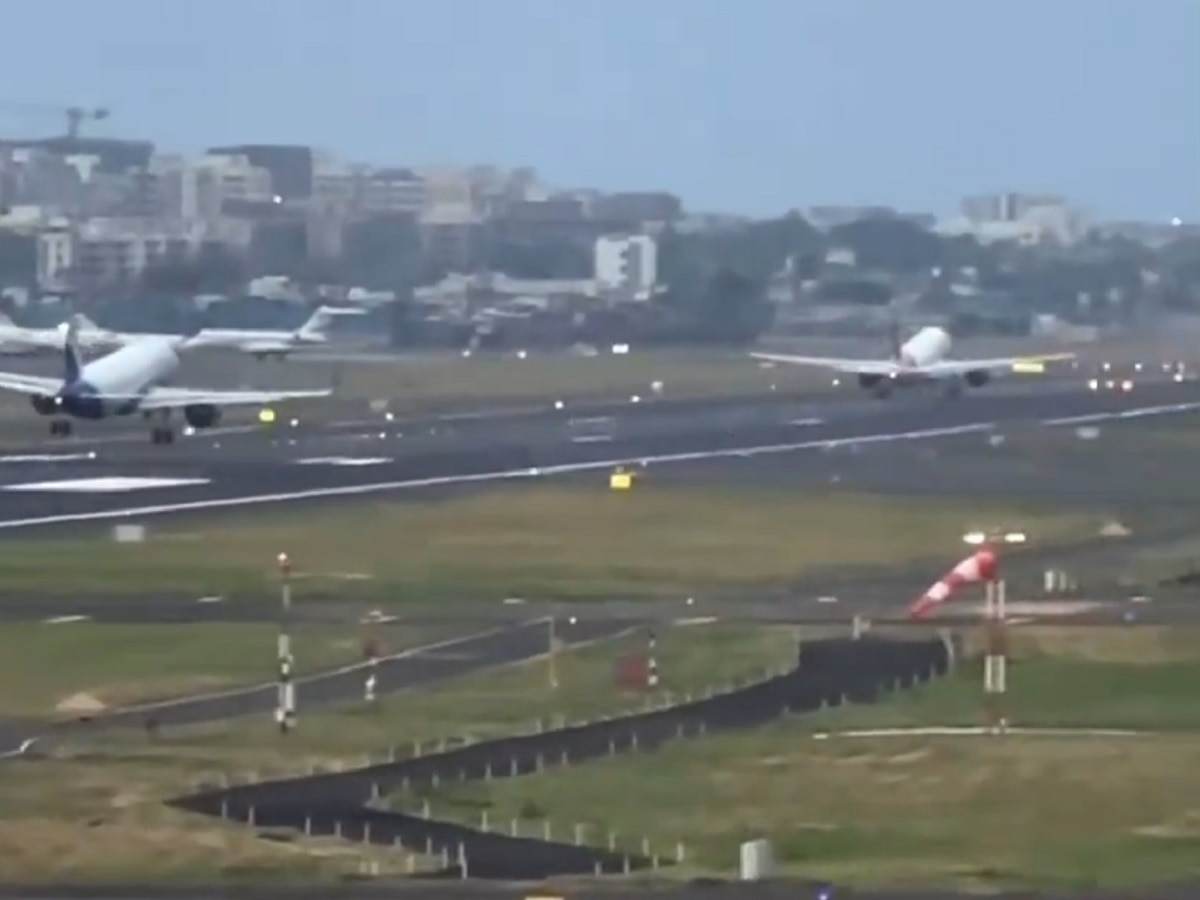 मुंबई विमानतळावर सुरक्षेत मोठी त्रुटी, एकाच धावपट्टीवर दोन विमानं...थरारक Video समोर title=
