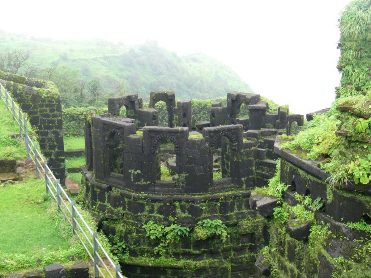 Famous Trekking Point in Mumbai Tourism Marathi News