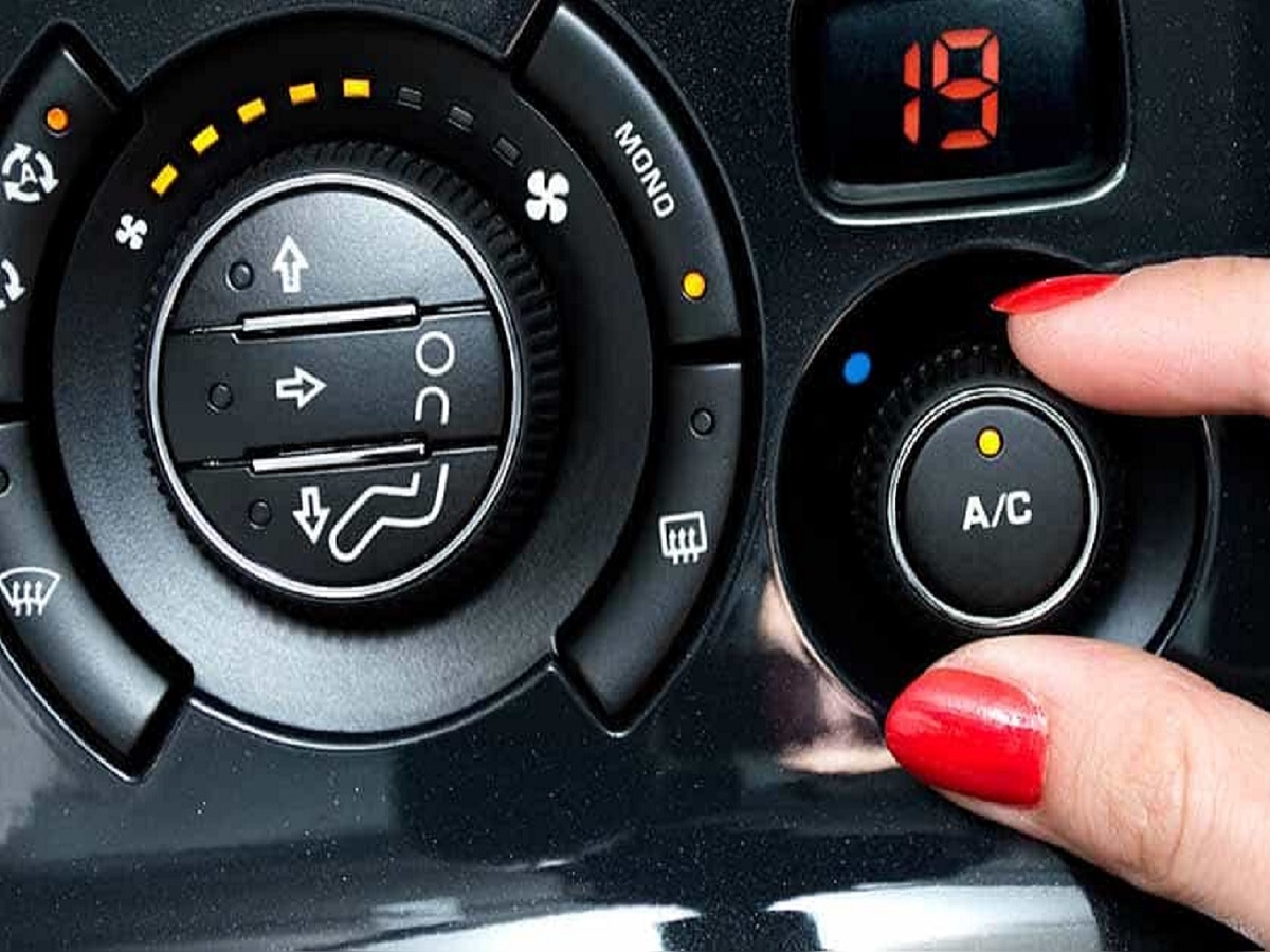 एका जागी उभ्या कारमध्ये AC वापरणं योग्य की अयोग्य? आजच दूर करा तुमचा गैरसमज title=