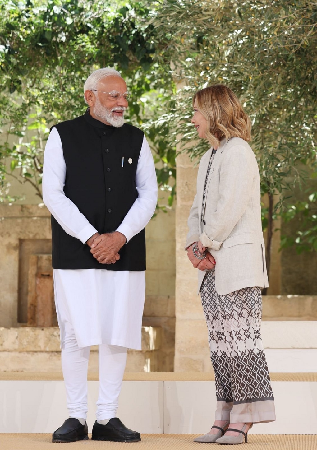 PM Narendra Modi Meets Italy pm Giorgia Meloni in g7 photos went viral 